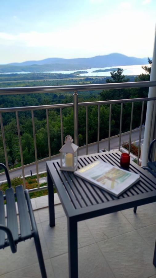 Cozy Apartments With Pool And Splendid Seaview Kavač Екстериор снимка